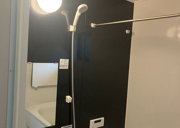 入浴時の快適さも大事なことですが、綺麗な状態を維持できなければ気持ちよく入浴できません。毎日の掃除が楽という点は大事なポイントになります!カビが生えにくく掃除がしやすい、壁や浴槽を選ぶといいでしょう。