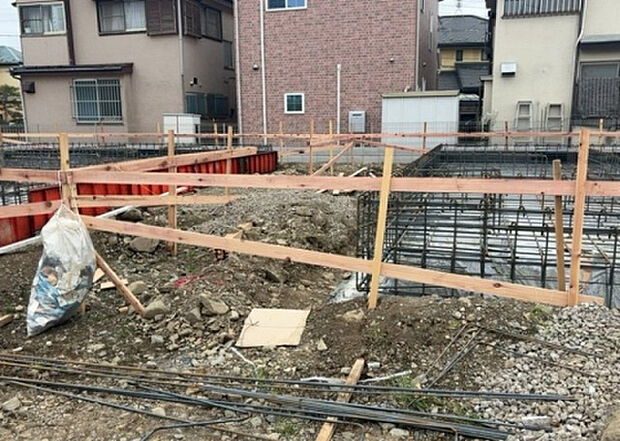 家族でのBBQを行うのであれば3坪程度の広さがあればよいでしょう。ガーデニングや家庭菜園を楽しむ際は、手入れが行き届く範囲にすると安心です。また、庭のある方角や接道が気になる方は事前に確認しましょう。