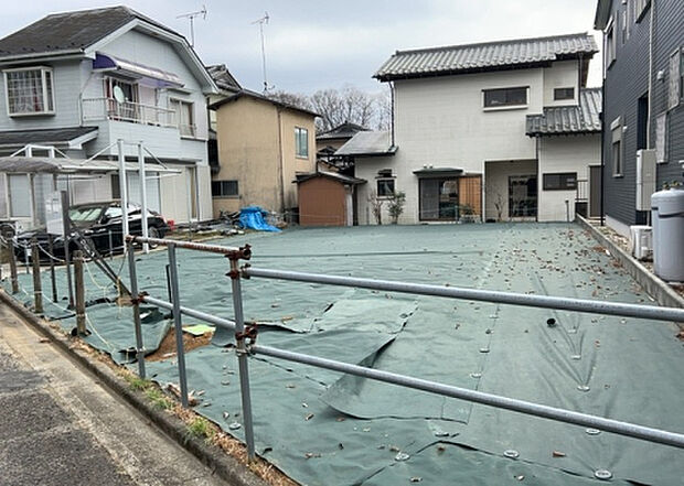 家族でのBBQを行うのであれば3坪程度の広さがあればよいでしょう。ガーデニングや家庭菜園を楽しむ際は、手入れが行き届く範囲にすると安心です。また、庭のある方角や接道が気になる方は事前に確認しましょう。