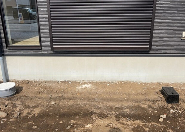 木造住宅とは土台、壁、柱など建築物の強度を支える構造体の材に木が使用されている構造を指します。構造体は建物の自重を支えるだけではなく風圧や水圧、積裁荷重などあらゆる衝撃に耐えるための基礎です。