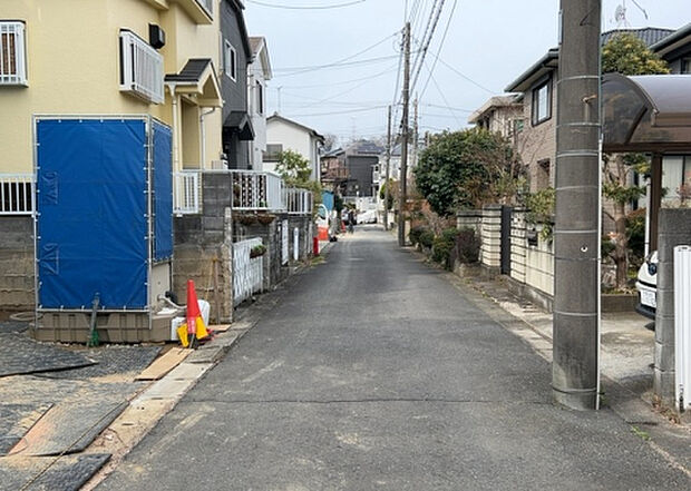 桜や紅葉の名所に出かける人は多いと思いますが、家にいながら季節の移ろいを感じる生活を送りませんか?リビングや窓から見える景色が生活を彩るワンポイントに!現地から見える景色を堪能してみては如何でしょう。