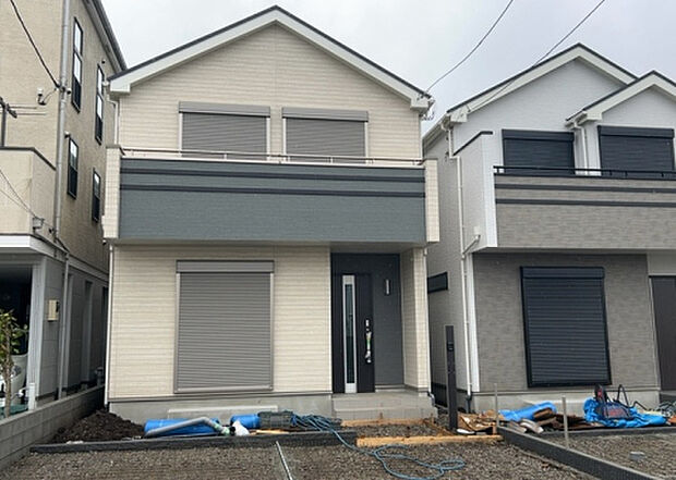 ついに完成致しました!現地をご見学に行く際は、道路の幅や周辺の交通量、施設などをご確認頂くことをおすすめします!物件の流れが早いため、内見をしたい方はお早めに当社営業までお問い合わせ頂きご予約下さい!