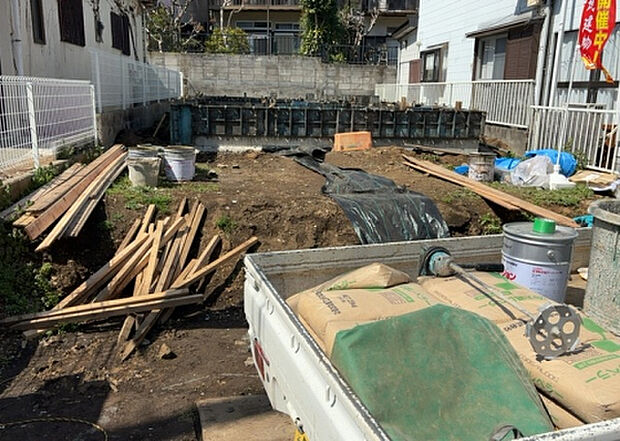 家族でのBBQを行うのであれば3坪程度の広さがあればよいでしょう。ガーデニングや家庭菜園を楽しむ際は、手入れが行き届く範囲にすると安心です。また、庭のある方角や接道が気になる方は事前に確認しましょう。