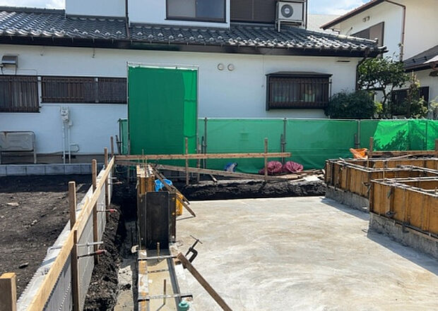 家族でのBBQを行うのであれば3坪程度の広さがあればよいでしょう。ガーデニングや家庭菜園を楽しむ際は、手入れが行き届く範囲にすると安心です。また、庭のある方角や接道が気になる方は事前に確認しましょう。