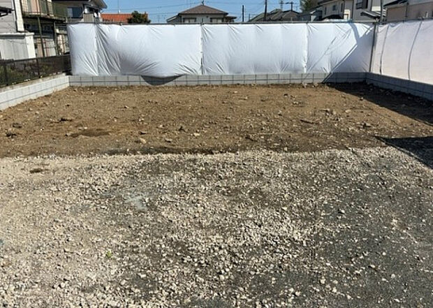 現地をご見学に行く際は、道路の幅や周辺の交通量、施設などをご確認頂くことをおすすめします!ある程度イメージをつけたいという場合は、同売主の施工事例や完成パースもお見せします。
