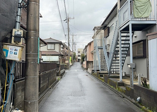 桜や紅葉の名所に出かける人は多いと思いますが、家にいながら季節の移ろいを感じる生活を送りませんか?リビングや窓から見える景色が生活を彩るワンポイントに!現地から見える景色を堪能してみては如何でしょう。