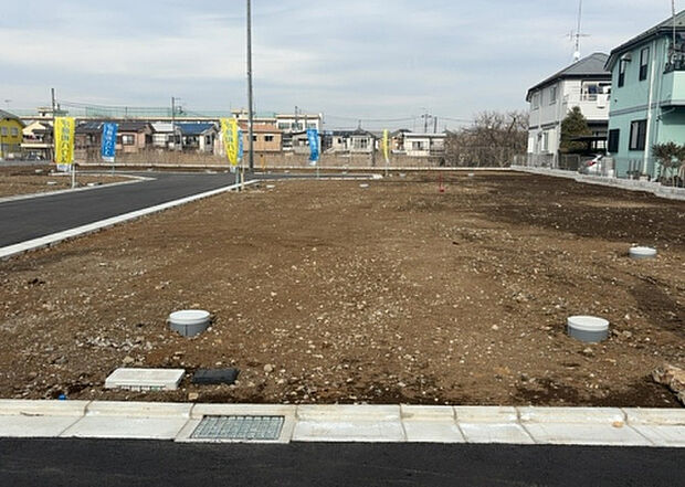 木造住宅とは土台、壁、柱など建築物の強度を支える構造体の材に木が使用されている構造を指します。構造体は建物の自重を支えるだけではなく風圧や水圧、積裁荷重などあらゆる衝撃に耐えるための基礎です。