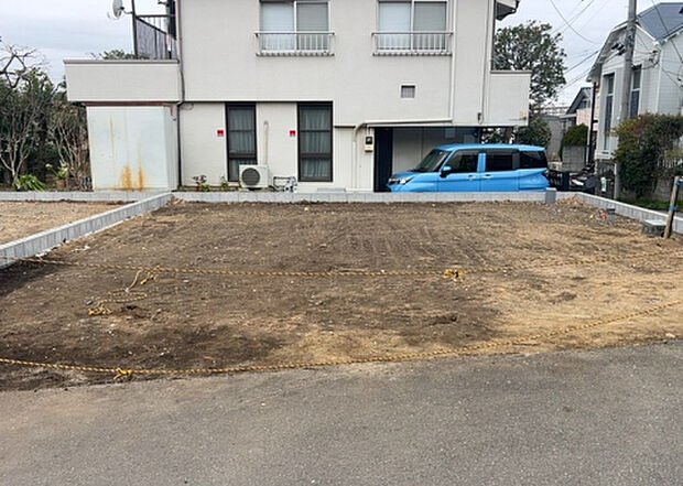木造住宅とは土台、壁、柱など建築物の強度を支える構造体の材に木が使用されている構造を指します。構造体は建物の自重を支えるだけではなく風圧や水圧、積裁荷重などあらゆる衝撃に耐えるための基礎です。