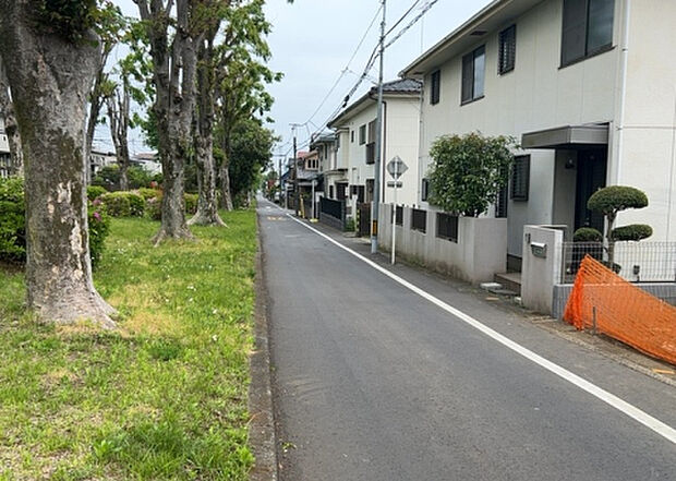 桜や紅葉の名所に出かける人は多いと思いますが、家にいながら季節の移ろいを感じる生活を送りませんか?リビングや窓から見える景色が生活を彩るワンポイントに!現地から見える景色を堪能してみては如何でしょう。