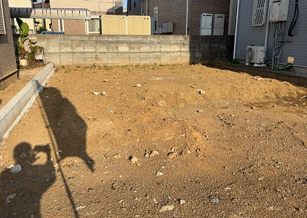 木造住宅とは土台、壁、柱など建築物の強度を支える構造体の材に木が使用されている構造を指します。構造体は建物の自重を支えるだけではなく風圧や水圧、積裁荷重などあらゆる衝撃に耐えるための基礎です。