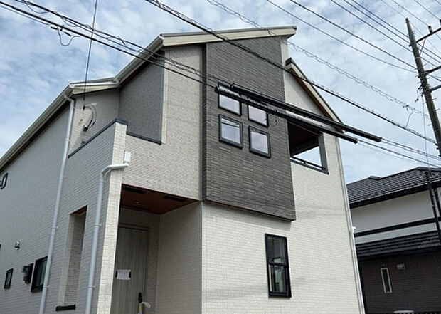ついに完成致しました!現地をご見学に行く際は、道路の幅や周辺の交通量、施設などをご確認頂くことをおすすめします!物件の流れが早いため、内見をしたい方はお早めに当社営業までお問い合わせ頂きご予約下さい!