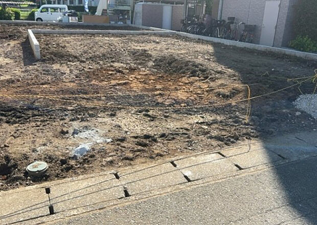 家族でのBBQを行うのであれば3坪程度の広さがあればよいでしょう。ガーデニングや家庭菜園を楽しむ際は、手入れが行き届く範囲にすると安心です。また、庭のある方角や接道が気になる方は事前に確認しましょう。