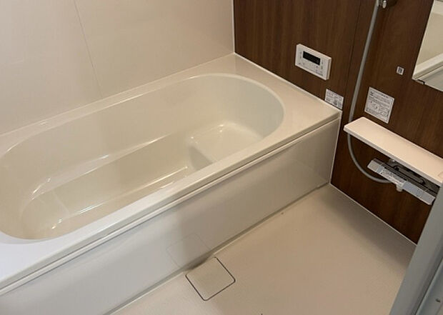 入浴時の快適さも大事なことですが、綺麗な状態を維持できなければ気持ちよく入浴できません。毎日の掃除が楽という点は大事なポイントになります!カビが生えにくく掃除がしやすい、壁や浴槽を選ぶといいでしょう。