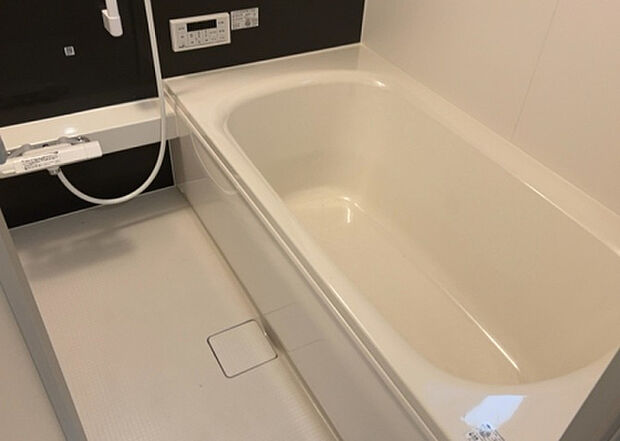 入浴時の快適さも大事なことですが、綺麗な状態を維持できなければ気持ちよく入浴できません。毎日の掃除が楽という点は大事なポイントになります!カビが生えにくく掃除がしやすい、壁や浴槽を選ぶといいでしょう。