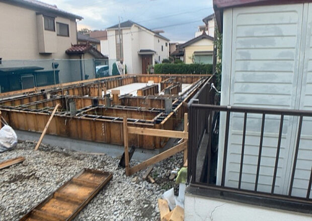 ついに完成致しました!現地をご見学に行く際は、道路の幅や周辺の交通量、施設などをご確認頂くことをおすすめします!物件の流れが早いため、内見をしたい方はお早めに当社営業までお問い合わせ頂きご予約下さい!