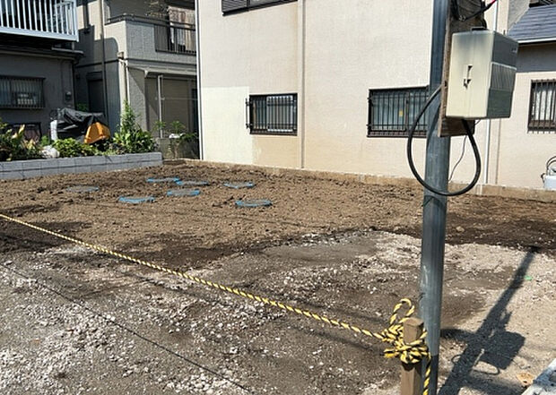 ついに完成致しました！現地をご見学に行く際は、道路の幅や周辺の交通量、施設などをご確認頂くことをおすすめします！物件の流れが早いため、内見をしたい方はお早めに当社営業までお問い合わせ頂きご予約下さい！
