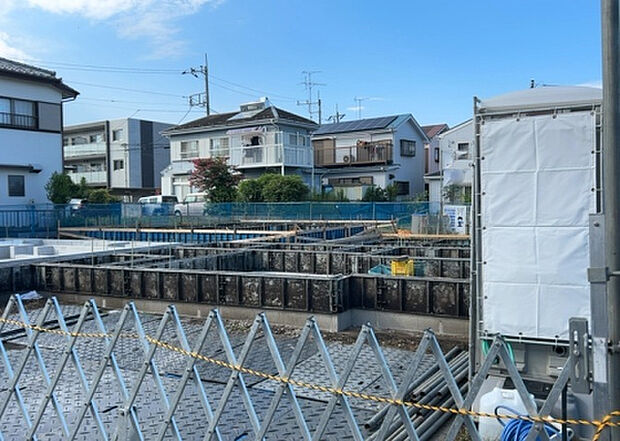 現地をご見学に行く際は、道路の幅や周辺の交通量、施設などをご確認頂くことをおすすめします!ある程度イメージをつけたいという場合は、同売主の施工事例や完成パースもお見せします。