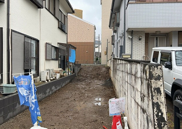 ついに完成致しました!現地をご見学に行く際は、道路の幅や周辺の交通量、施設などをご確認頂くことをおすすめします!物件の流れが早いため、内見をしたい方はお早めに当社営業までお問い合わせ頂きご予約下さい!