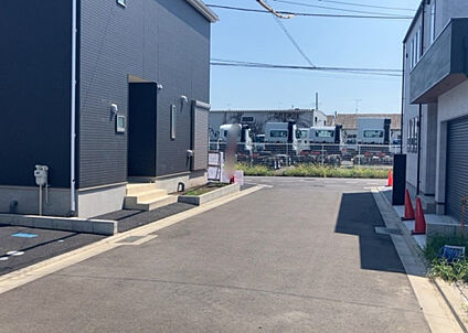 前面道路含む現地写真_2