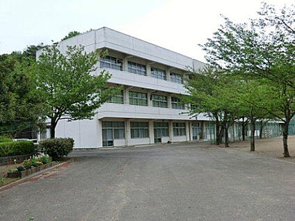 小中一貫ゆくのき学園中学校 670m(徒歩9分)