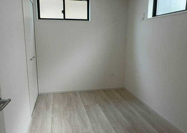 【子供部屋】子供が何人でも年齢によっては、受験時にしっかり壁のある個室があった方が良い場合もあります。難しい問題ですが、兄弟の人数や、性別や年齢差によって状況が異なりますので、数年後のこともしっかり考えましょう。