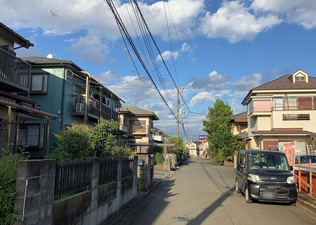 【物件からの展望_2】眺望を気にして物件を探す場合、前面に建物が建っていないか現地で確認しましょう!前面に建物があると景色はもちろん、日当たりや風通しにも影響が出てきます。住んだ時のことを想像しながら現地見学をしましょう。