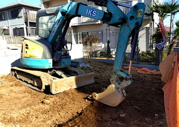 【駐車場_2】駐車場と明記されていても、最小スペースでつくられた駐車場だと大型車は駐車できなかったり、出入りしにくくなったりする可能性があります。お車のサイズと購入したい物件の駐車場のサイズを現地で確認しましょう。