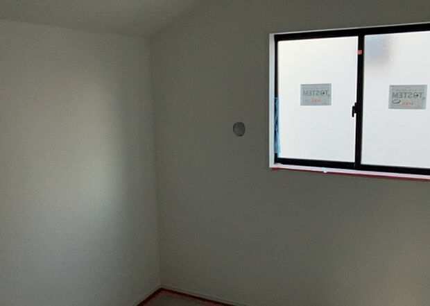 【子供部屋】子供が何人でも年齢によっては、受験時にしっかり壁のある個室があった方が良い場合もあります。難しい問題ですが、兄弟の人数や、性別や年齢差によって状況が異なりますので、数年後のこともしっかり考えましょう。