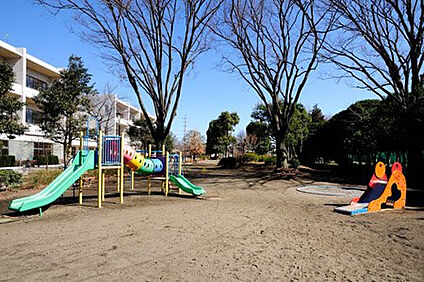 小原公園 621m(徒歩8分)