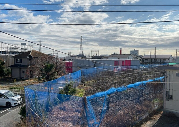 【物件からの展望】眺望を気にして物件を探す場合、前面に建物が建っていないか現地で確認しましょう！前面に建物があると景色はもちろん、日当たりや風通しにも影響が出てきます。住んだ時のことを想像しながら現地見学をしましょう。