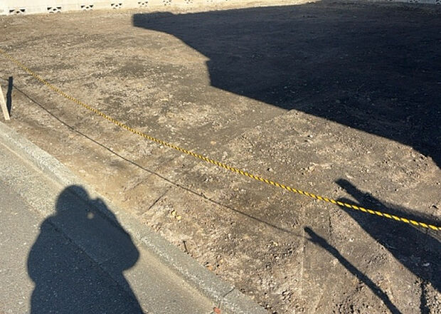 【その他設備】敷地内には、散水栓や立水栓があります。水道水を直接利用できるため、水を運ぶ手間を省くことが出来ます。大量の水を必要とする洗車作業や清掃などに役立ちます。その他設備とあわせて、現地でご確認ください。