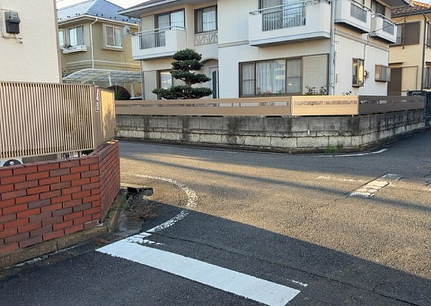 【物件からの展望_2】眺望を気にして物件を探す場合、前面に建物が建っていないか現地で確認しましょう!前面に建物があると景色はもちろん、日当たりや風通しにも影響が出てきます。住んだ時のことを想像しながら現地見学をしましょう。