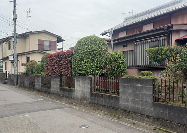 【物件からの展望_2】眺望を気にして物件を探す場合、前面に建物が建っていないか現地で確認しましょう!前面に建物があると景色はもちろん、日当たりや風通しにも影響が出てきます。住んだ時のことを想像しながら現地見学をしましょう。