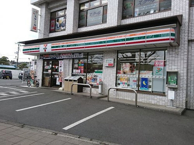 セブンイレブン 八王子東浅川店(約143m)