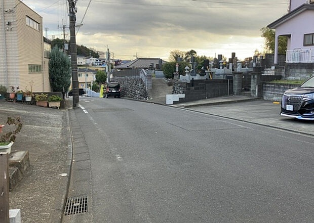 【物件からの展望_3】田園風景が味わえる土地に住みたい!海や山の見える自然豊かな土地に住みたい!などご要望に併せて当社営業がご提案させて頂きます。当社が抱えている数ある物件の中からお客様が納得する1件を一緒に探しましょう!