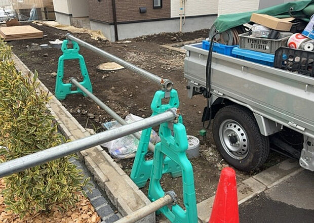 【駐車場_2】駐車場と明記されていても、最小スペースでつくられた駐車場だと大型車は駐車できなかったり、出入りしにくくなったりする可能性があります。お車のサイズと購入したい物件の駐車場のサイズを現地で確認しましょう。