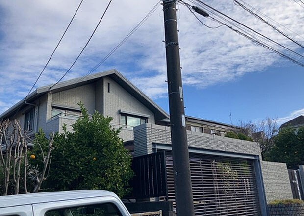 【物件からの展望_2】眺望を気にして物件を探す場合、前面に建物が建っていないか現地で確認しましょう！前面に建物があると景色はもちろん、日当たりや風通しにも影響が出てきます。住んだ時のことを想像しながら現地見学をしましょう。