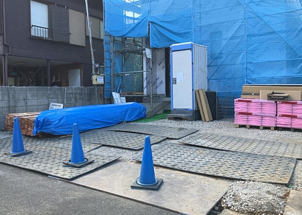 【駐車場_2】駐車場と明記されていても、最小スペースでつくられた駐車場だと大型車は駐車できなかったり、出入りしにくくなったりする可能性があります。お車のサイズと購入したい物件の駐車場のサイズを現地で確認しましょう。