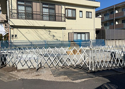 前面道路含む現地写真_3