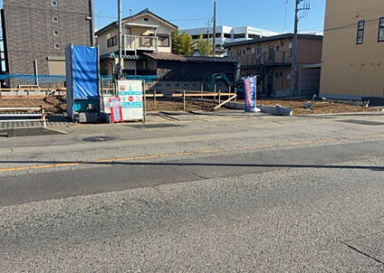 前面道路含む現地写真_3