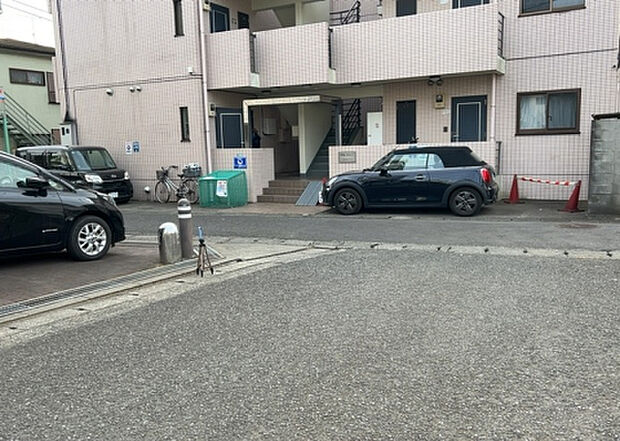 【物件からの展望_2】眺望を気にして物件を探す場合、前面に建物が建っていないか現地で確認しましょう!前面に建物があると景色はもちろん、日当たりや風通しにも影響が出てきます。住んだ時のことを想像しながら現地見学をしましょう。