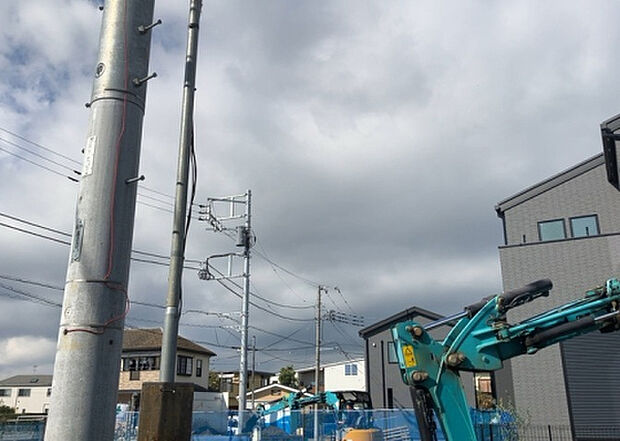 【物件からの展望_2】眺望を気にして物件を探す場合、前面に建物が建っていないか現地で確認しましょう!前面に建物があると景色はもちろん、日当たりや風通しにも影響が出てきます。住んだ時のことを想像しながら現地見学をしましょう。