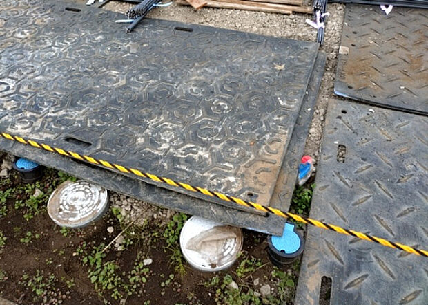 【その他設備】敷地内には、散水栓や立水栓があります。水道水を直接利用できるため、水を運ぶ手間を省くことが出来ます。大量の水を必要とする洗車作業や清掃などに役立ちます。その他設備とあわせて、現地でご確認ください。