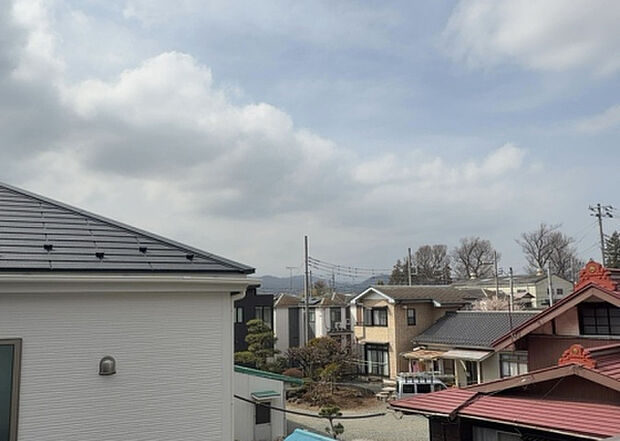 【物件からの展望】眺望を気にして物件を探す場合、前面に建物が建っていないか現地で確認しましょう！前面に建物があると景色はもちろん、日当たりや風通しにも影響が出てきます。住んだ時のことを想像しながら現地見学をしましょう。