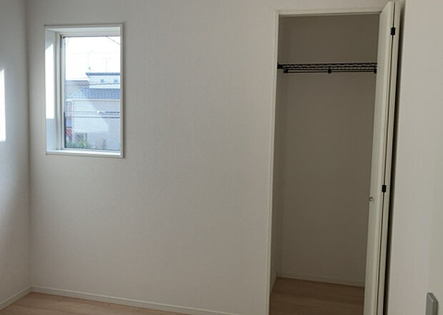 【子供部屋】子供が何人でも年齢によっては、受験時にしっかり壁のある個室があった方が良い場合もあります。難しい問題ですが、兄弟の人数や、性別や年齢差によって状況が異なりますので、数年後のこともしっかり考えましょう。