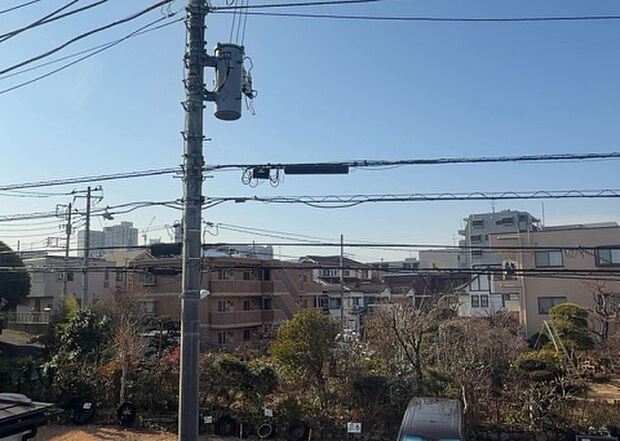 【物件からの展望】眺望を気にして物件を探す場合、前面に建物が建っていないか現地で確認しましょう!前面に建物があると景色はもちろん、日当たりや風通しにも影響が出てきます。住んだ時のことを想像しながら現地見学をしましょう。