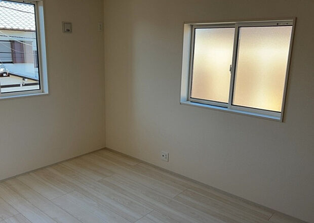 【子供部屋】子供が何人でも年齢によっては、受験時にしっかり壁のある個室があった方が良い場合もあります。難しい問題ですが、兄弟の人数や、性別や年齢差によって状況が異なりますので、数年後のこともしっかり考えましょう。