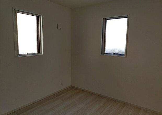 【子供部屋】子供が何人でも年齢によっては、受験時にしっかり壁のある個室があった方が良い場合もあります。難しい問題ですが、兄弟の人数や、性別や年齢差によって状況が異なりますので、数年後のこともしっかり考えましょう。