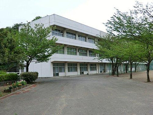 小中一貫ゆくのき学園小学校(約606m)