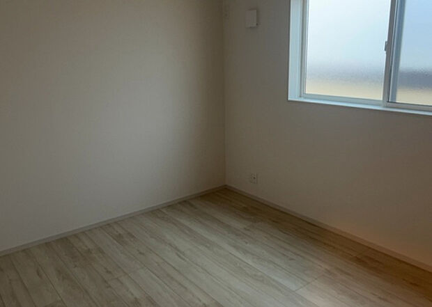 【子供部屋】子供が何人でも年齢によっては、受験時にしっかり壁のある個室があった方が良い場合もあります。難しい問題ですが、兄弟の人数や、性別や年齢差によって状況が異なりますので、数年後のこともしっかり考えましょう。